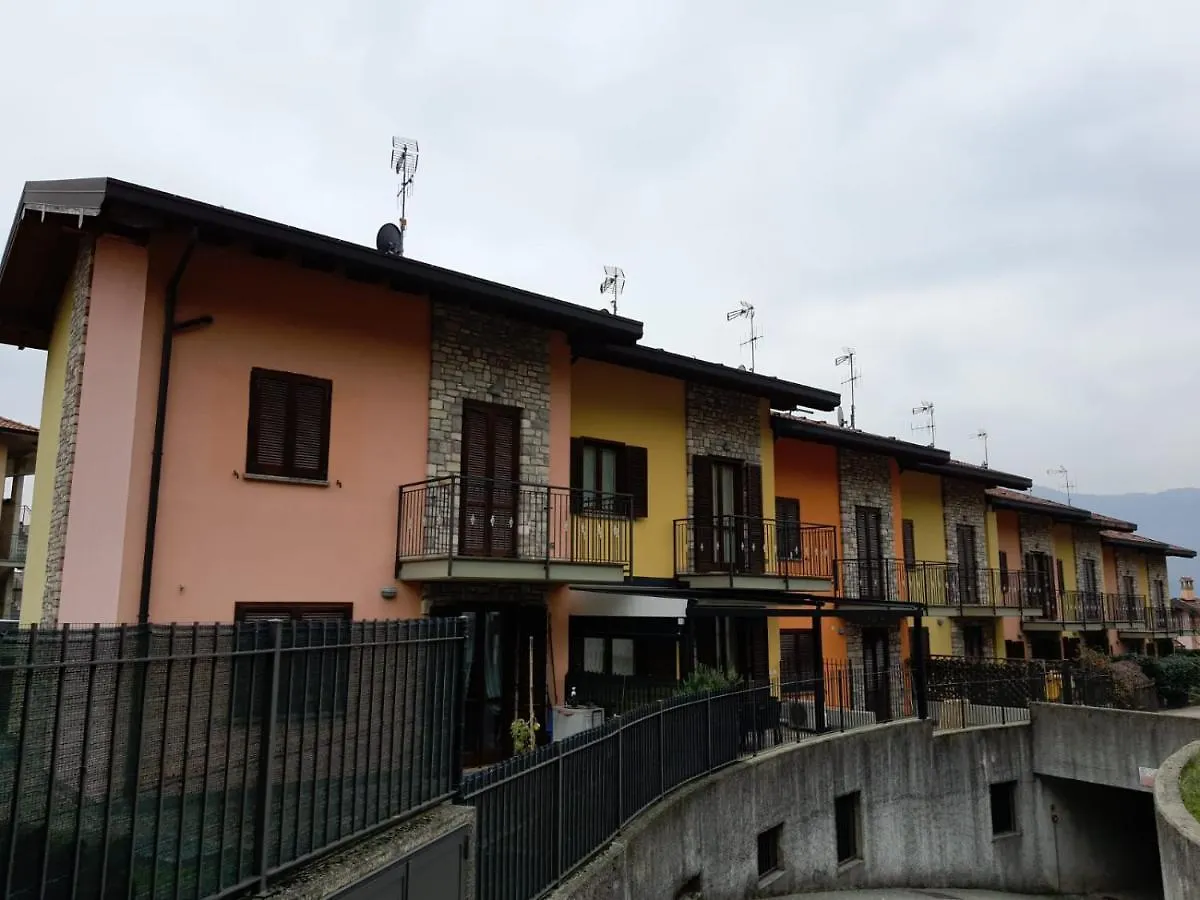 Residenza La Cascata Lägenhet Calolziocorte Italien